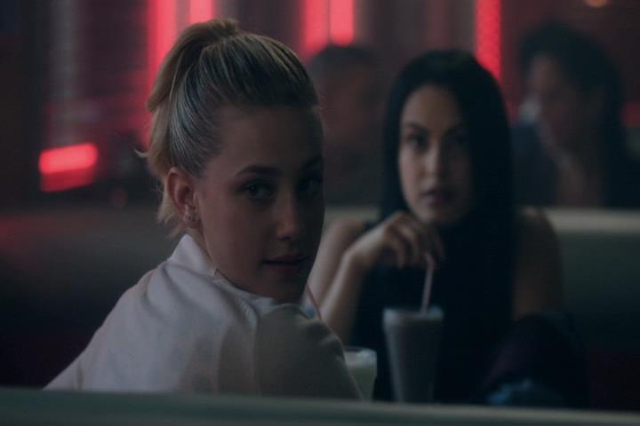 Riverdale-1-02-A-Touch-of-Evil-264-Betty-Veronica-look