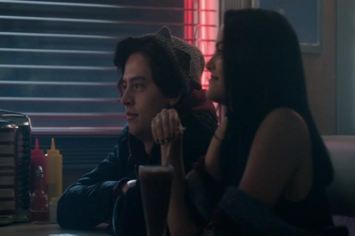 Riverdale-1-02-A-Touch-of-Evil-266-Jughead-Veronica