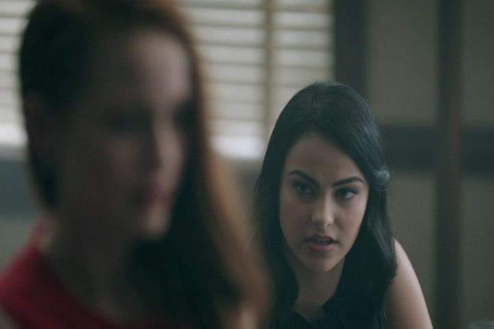 Riverdale-1-02-A-Touch-of-Evil-278-Cheryl-Veronica-2