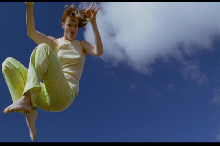 Josie-film-093-Alexandra-jumps
